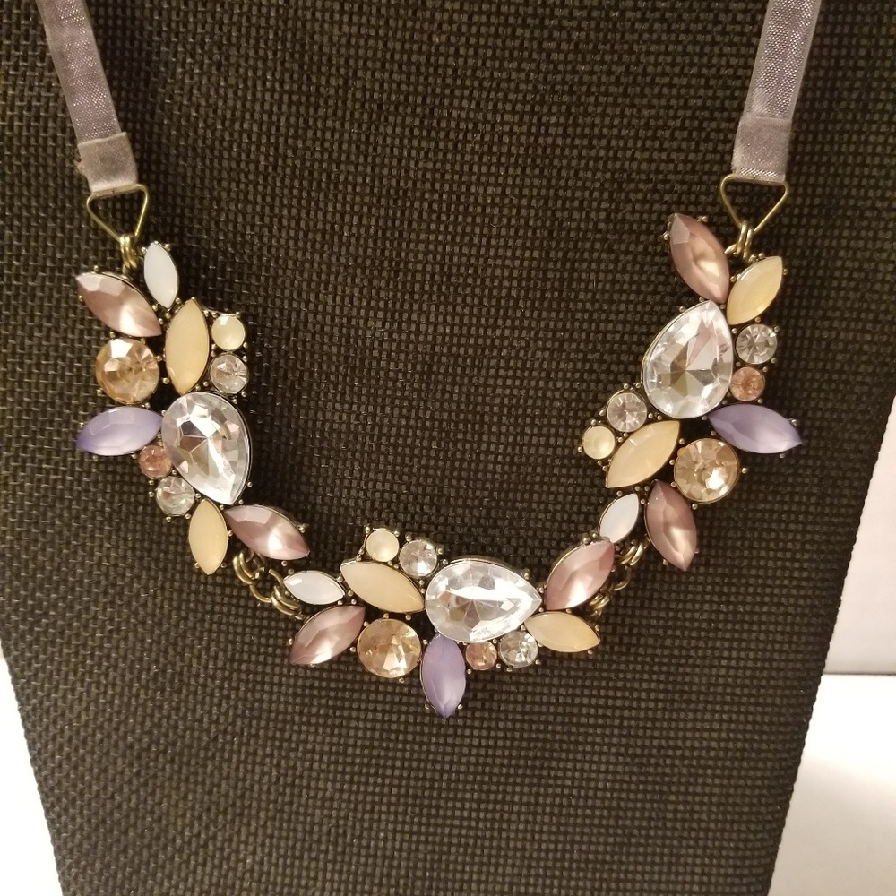 LOFT necklace with ribbon